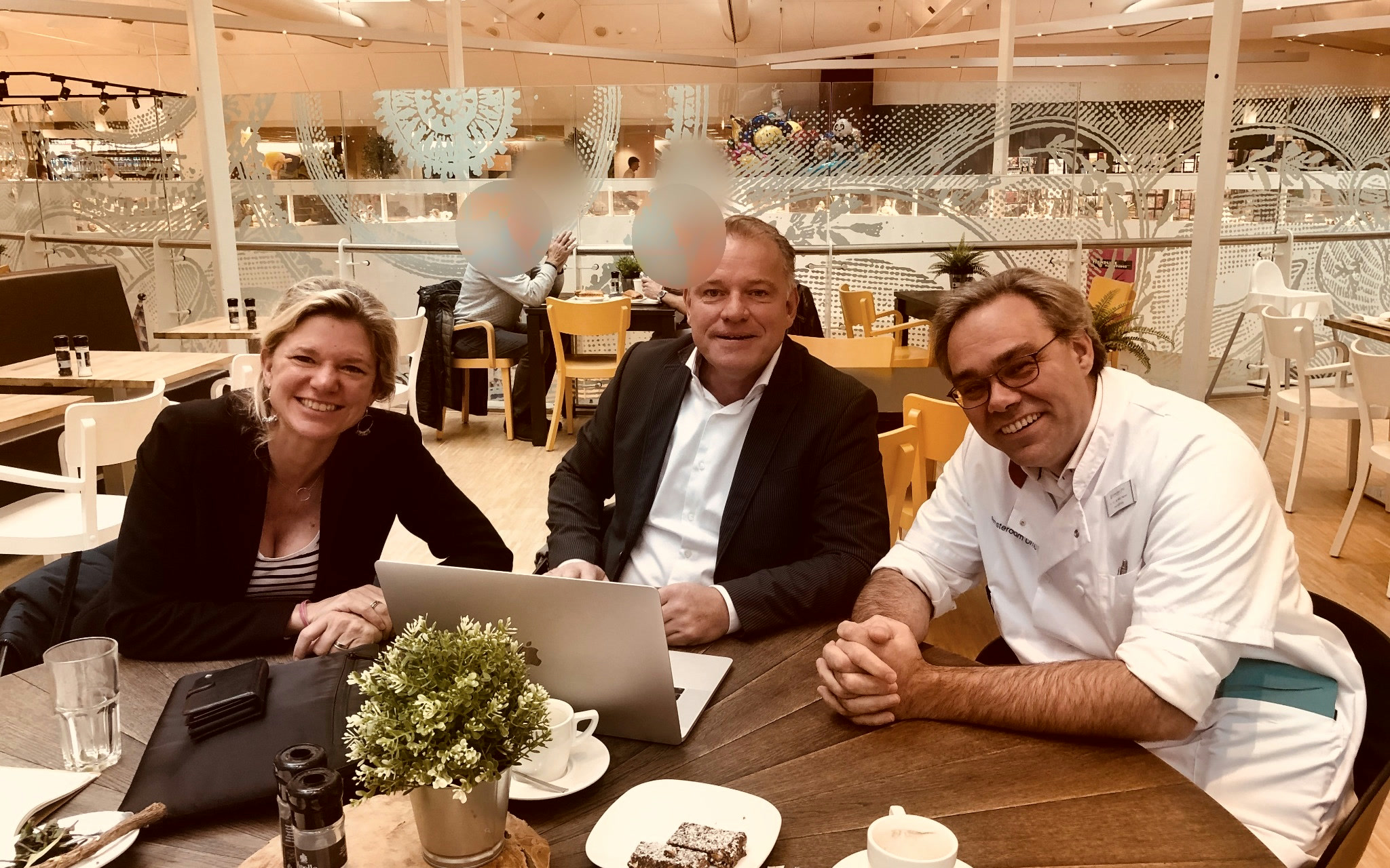 Ingeborg van Beek, Martijn Bik en Philip de Witt Hamer tijdens een gesprek over Project PICTURE