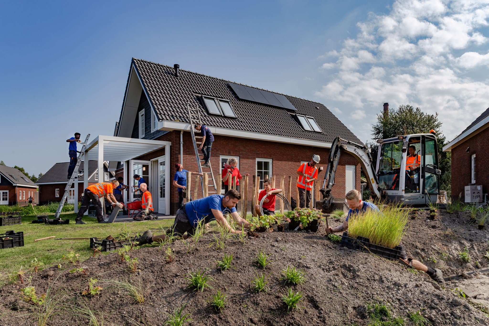 Collega’s uit verschillende disciplines werken samen bij Schadenberg Groep.